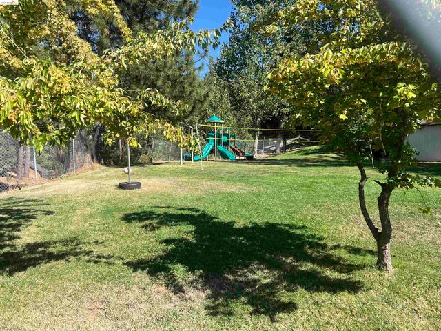 20384 Canyonview Dr, Tuolumne, CA 95479