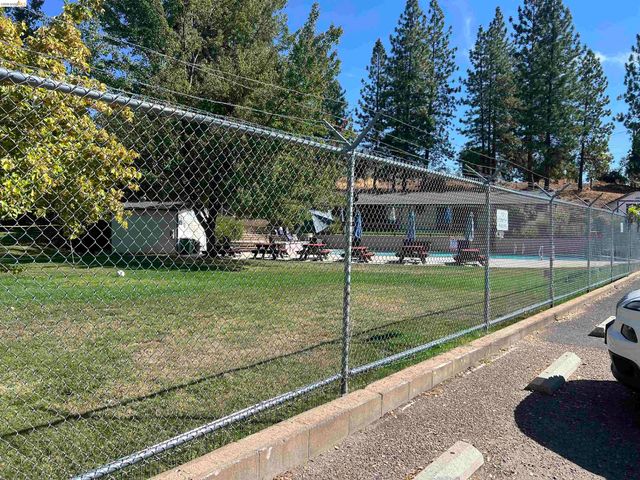 20384 Canyonview Dr, Tuolumne, CA 95479