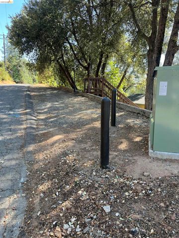 20384 Canyonview Dr, Tuolumne, CA 95479