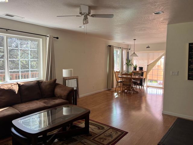 20384 Canyonview Dr, Tuolumne, CA 95479