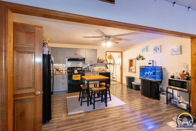 4032 SW 34th ST, Topeka, KS 66614