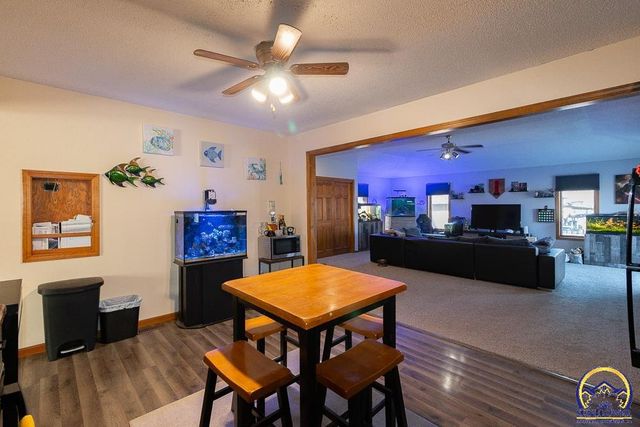 4032 SW 34th ST, Topeka, KS 66614