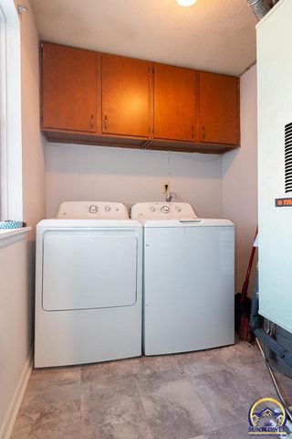 4032 SW 34th ST, Topeka, KS 66614