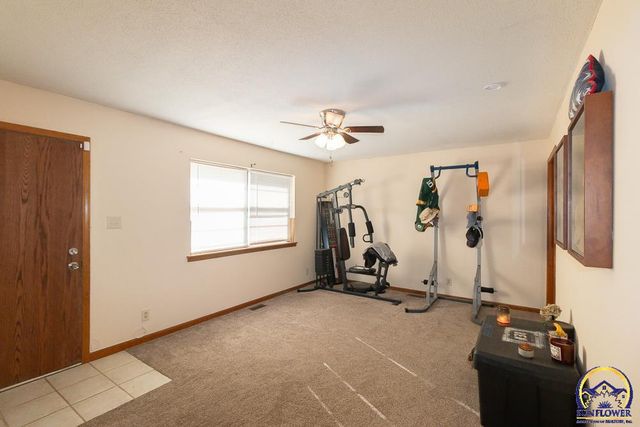 4032 SW 34th ST, Topeka, KS 66614