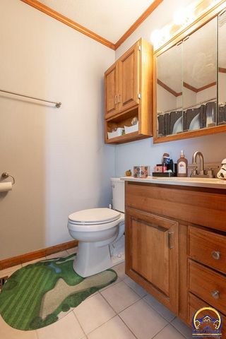 4032 SW 34th ST, Topeka, KS 66614