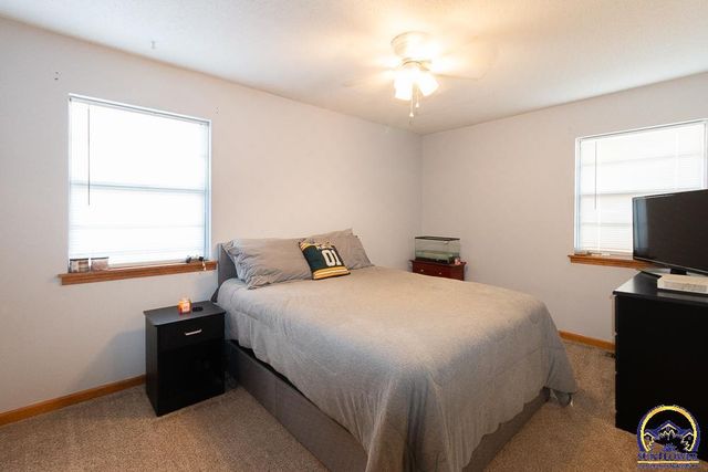 4032 SW 34th ST, Topeka, KS 66614