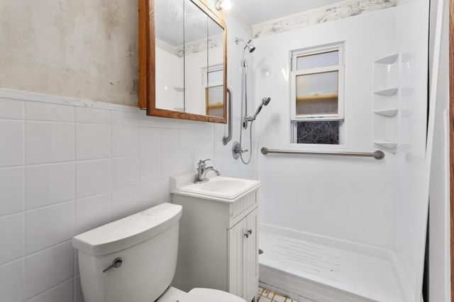 2315 Kirkwood Lane N, Plymouth, MN 55441