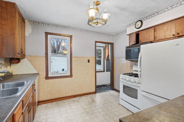 2315 Kirkwood Lane N, Plymouth, MN 55441