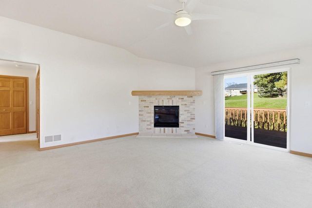 N96W14211 Knollcrest CIRCLE, Germantown, WI 53022