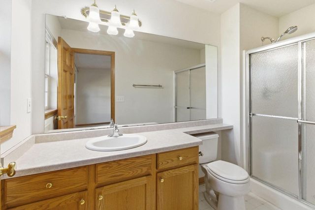 N96W14211 Knollcrest CIRCLE, Germantown, WI 53022
