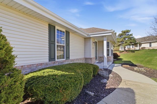 N96W14211 Knollcrest CIRCLE, Germantown, WI 53022