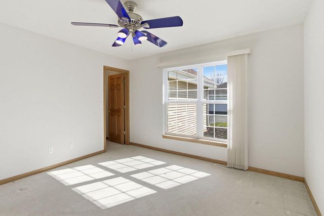 N96W14211 Knollcrest CIRCLE, Germantown, WI 53022
