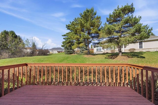N96W14211 Knollcrest CIRCLE, Germantown, WI 53022