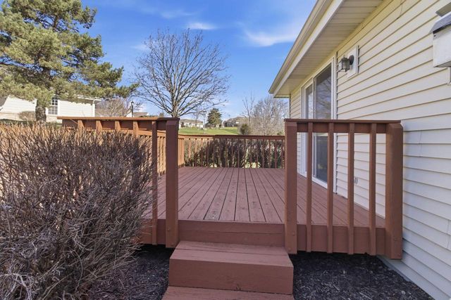 N96W14211 Knollcrest CIRCLE, Germantown, WI 53022