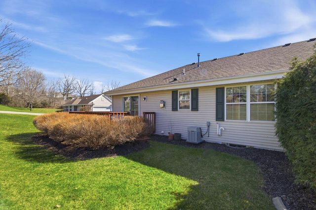 N96W14211 Knollcrest CIRCLE, Germantown, WI 53022