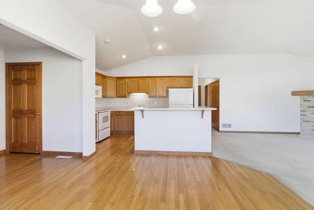 N96W14211 Knollcrest CIRCLE, Germantown, WI 53022