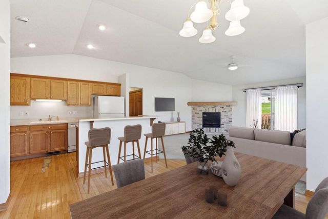 N96W14211 Knollcrest CIRCLE, Germantown, WI 53022