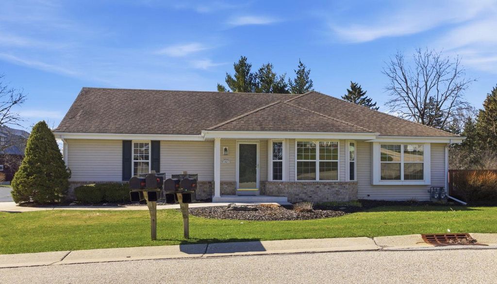 N96W14211 Knollcrest CIRCLE, Germantown, WI 53022