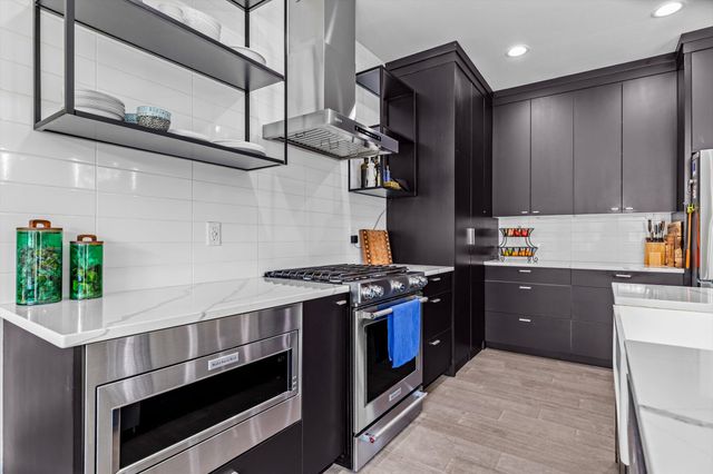518 N Dublin Drive, Nixa, MO 65714