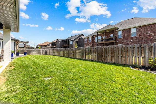 518 N Dublin Drive, Nixa, MO 65714