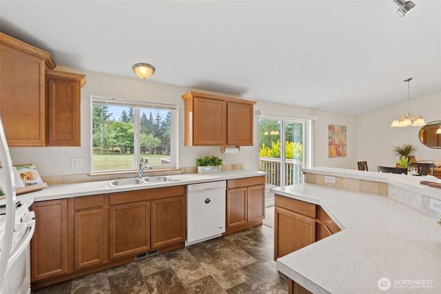 1303 E Alta Drive, Belfair, WA 98528