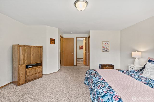 1303 E Alta Drive, Belfair, WA 98528