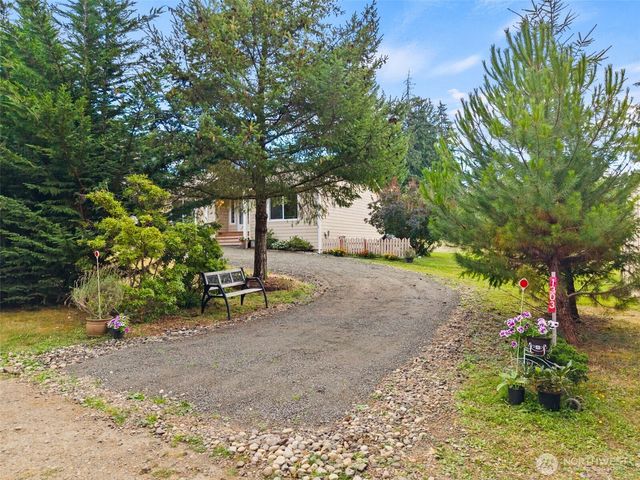 1303 E Alta Drive, Belfair, WA 98528