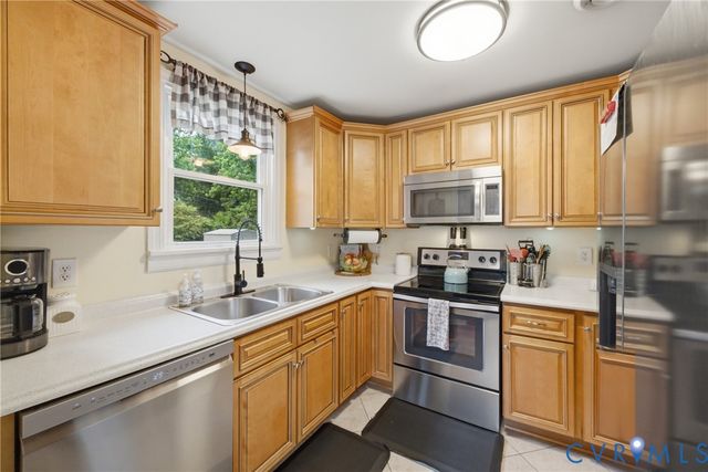 23 Huntsman Rd, Sandston, VA 23150