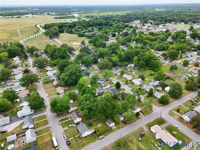 23 Huntsman Rd, Sandston, VA 23150