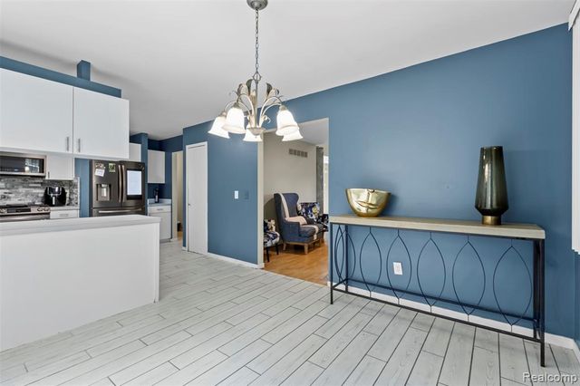3195 Green Oaks Drive, West Bloomfield, MI 48324