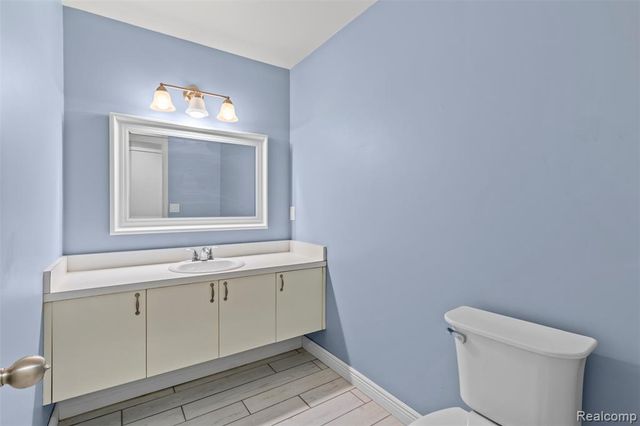 3195 Green Oaks Drive, West Bloomfield, MI 48324