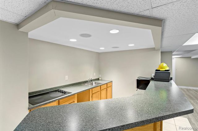 3195 Green Oaks Drive, West Bloomfield, MI 48324