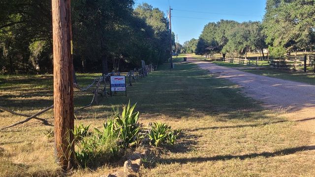 119 Cedar Circle Street, Sheridan, TX 77475