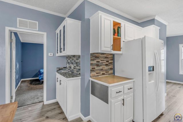 319 SE 44th Ter, Topeka, KS 66609