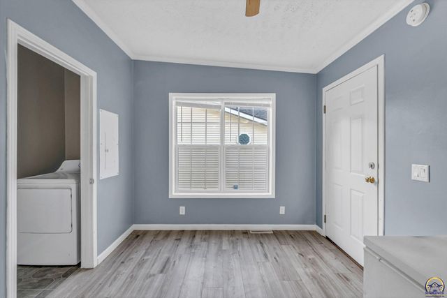 319 SE 44th Ter, Topeka, KS 66609