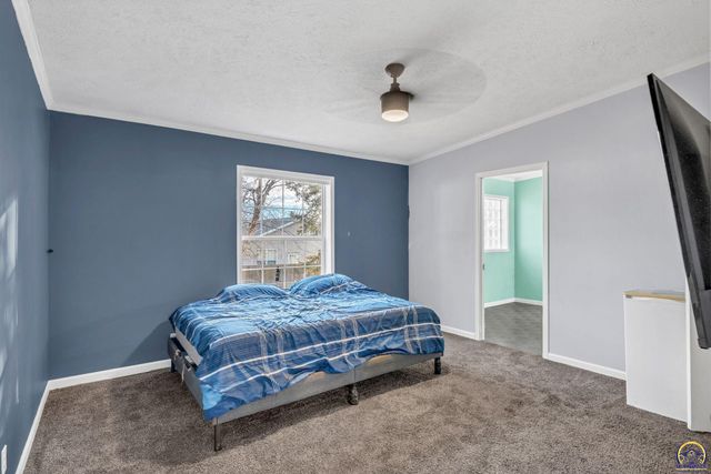 319 SE 44th Ter, Topeka, KS 66609