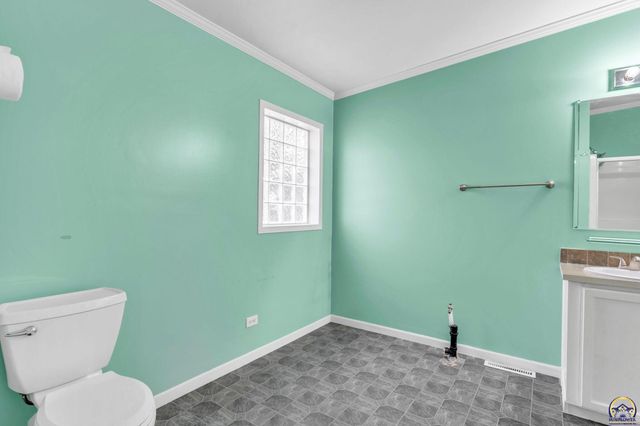 319 SE 44th Ter, Topeka, KS 66609