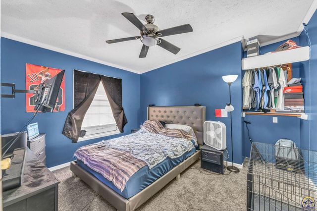 319 SE 44th Ter, Topeka, KS 66609