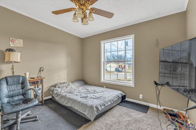 319 SE 44th Ter, Topeka, KS 66609