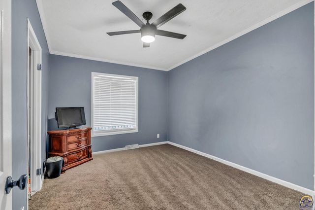 319 SE 44th Ter, Topeka, KS 66609