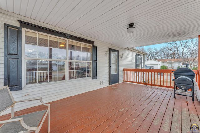 319 SE 44th Ter, Topeka, KS 66609