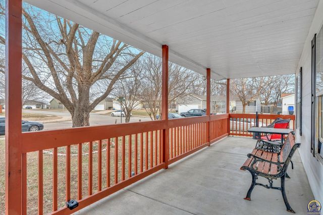 319 SE 44th Ter, Topeka, KS 66609