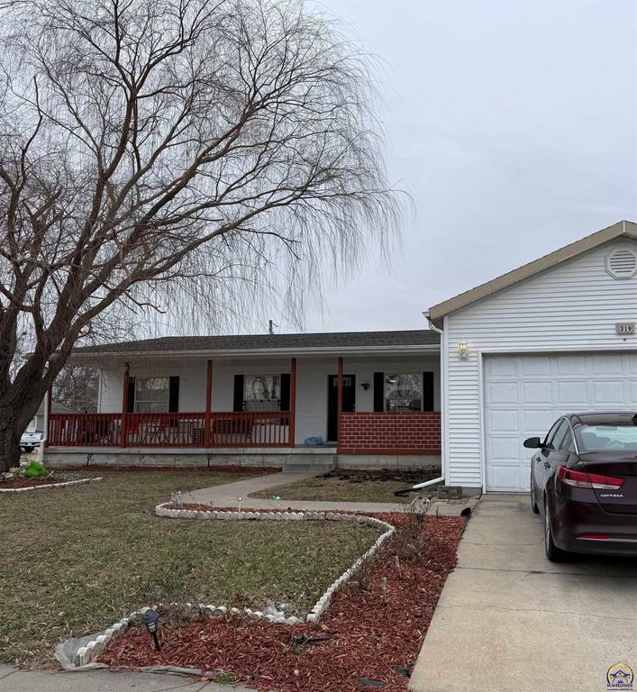 319 SE 44th Ter, Topeka, KS 66609