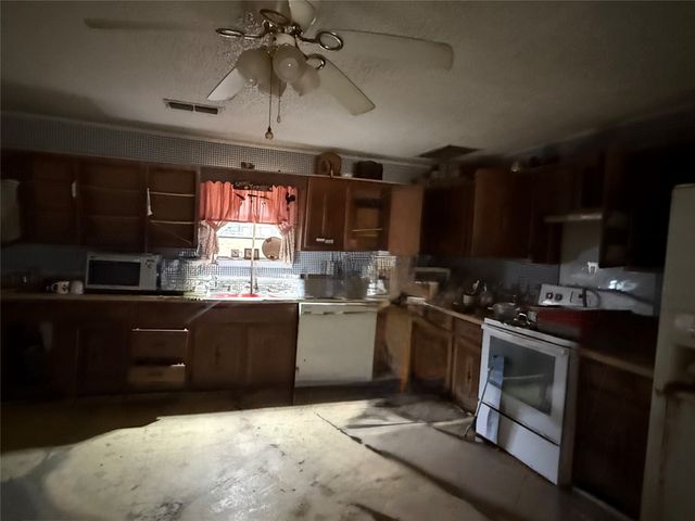 111 Private Road 7925, Edgewood, TX 75117