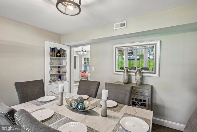 38 MANDOLIN LN, Willingborough, NJ 08046