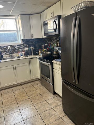 2 1st Street, Coram, NY 11727