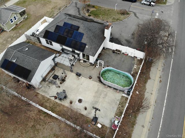 2 1st Street, Coram, NY 11727