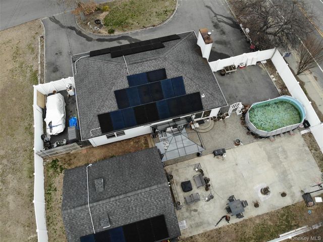 2 1st Street, Coram, NY 11727