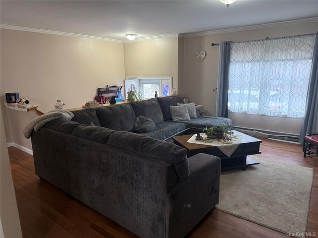 2 1st Street, Coram, NY 11727