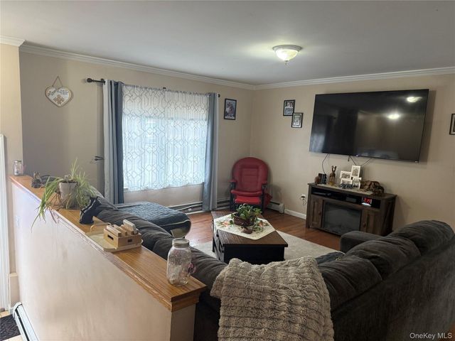 2 1st Street, Coram, NY 11727